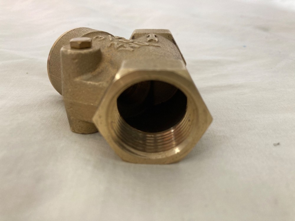 Mueller 3/4" FNPT Brass Swing Y Check Valve