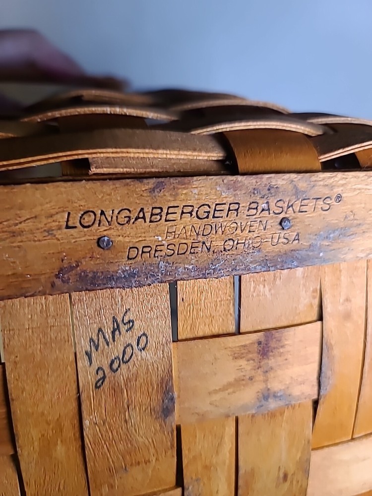 Vintage 2000 Longaberger Handled Basket Medium 10" Diameter X 9" Deep
