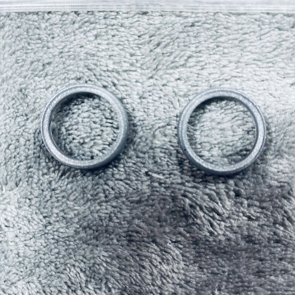 ROQ Women's Silicone Wedding Rings SZ 5 (2 Pack) Gray Silver Thin Stackable