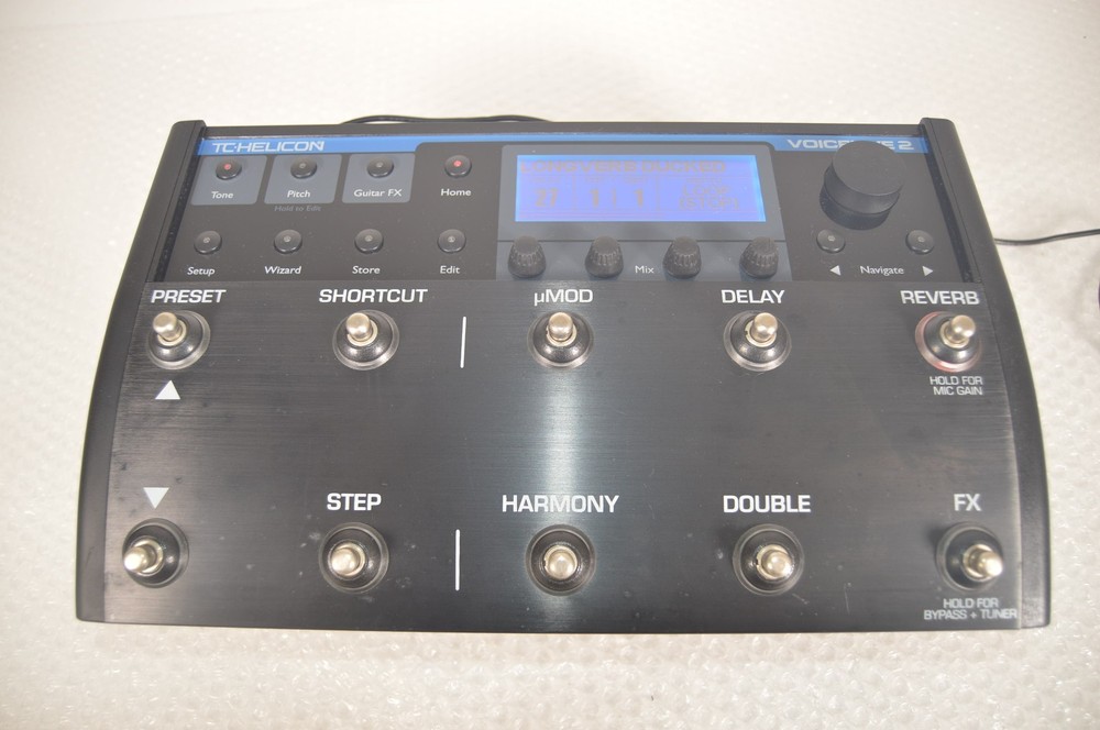 TC-Helicon VoiceLive 2 Vocal Multi-Effects Processor Pedal Effector W/ Manual