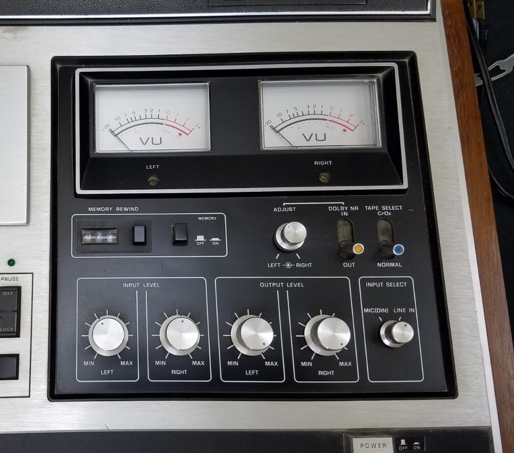 VINTAGE TECHNICS BY PANASONIC DIRECT DRIVE CASSETTE STEREO DECK RS-276US