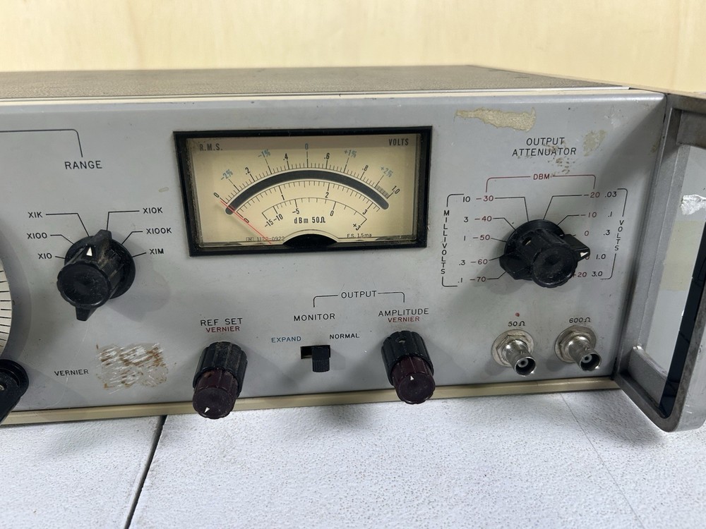 HP 652A Signal Generator Test Oscillator