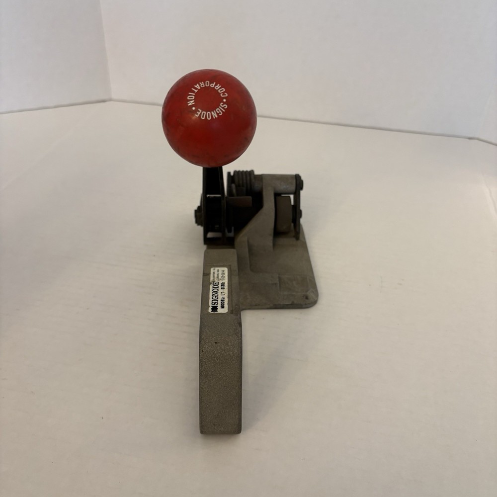 Signode strapping Tool Model LT size 1/2 - 3/4 inch.