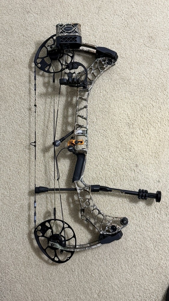 Mathews V3 27 RH Compound Bow Package
