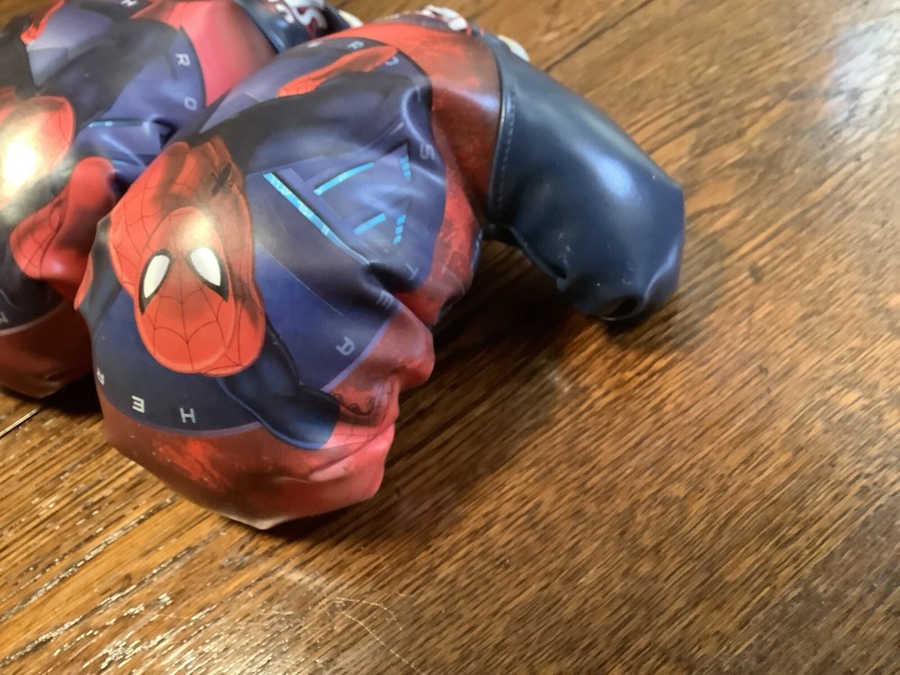 Ultimate Spider Man Kid Boxing Gloves
