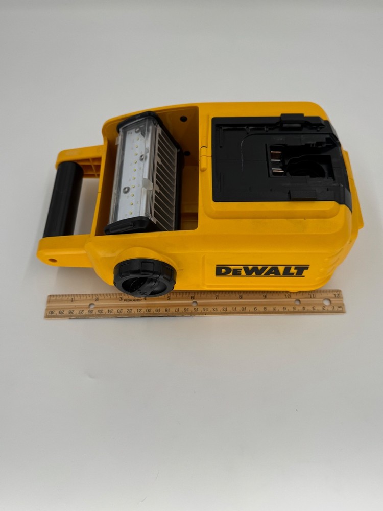 DeWALT 18V/20V Cordless LED Worklight DCL060 (TOOL ONLY)