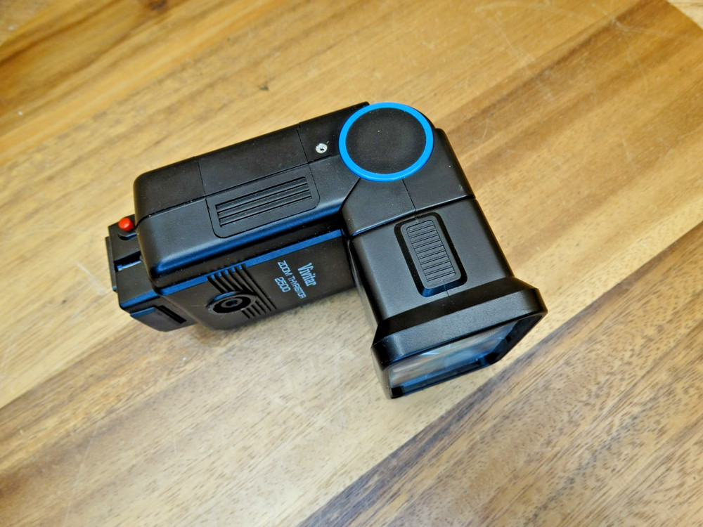 Vivitar - 200M Thrystor 2500 Camera Flash