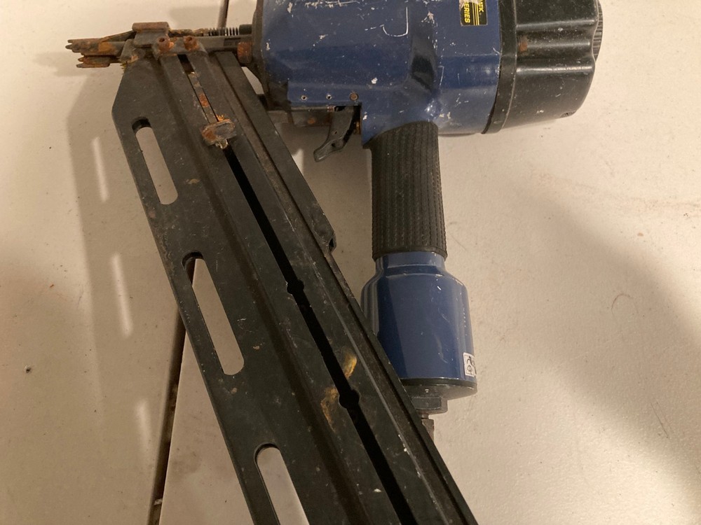 Central Pneumatic Nailer Contractor Series 93760