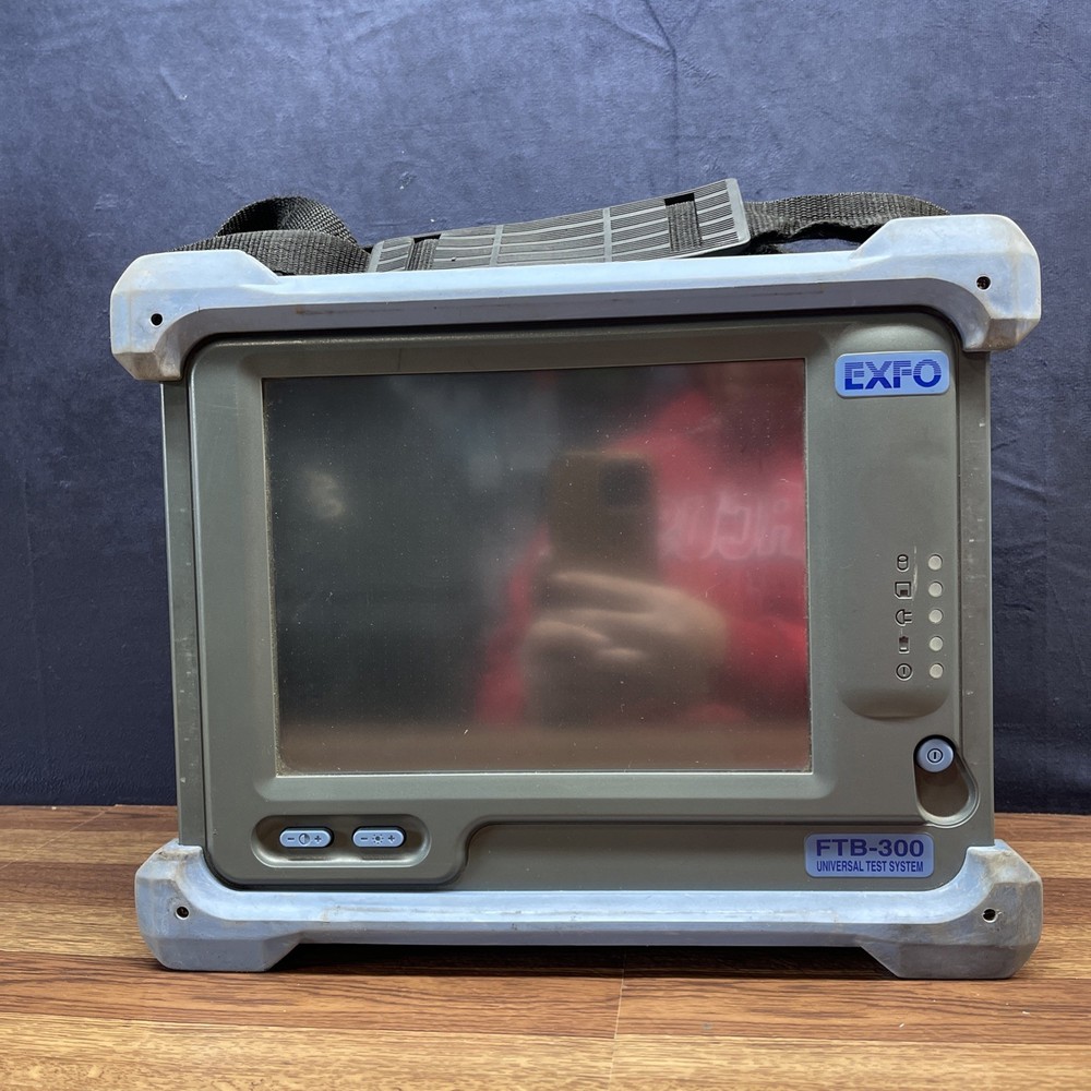 EXFO FTB-300-D1M1N2 Universal Test System Optical Platform