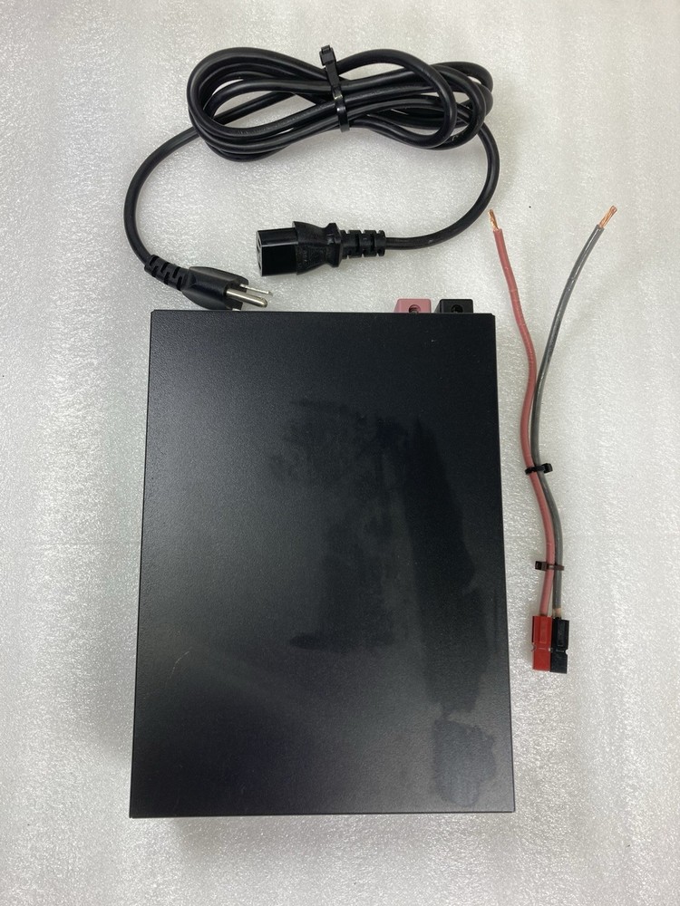 ASTRON SS-18 15 Amp Continuous Power Supply