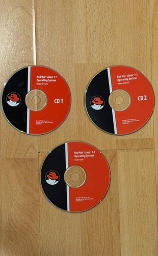 Red Hat Linux 7.1 Operating System and Source Code CD