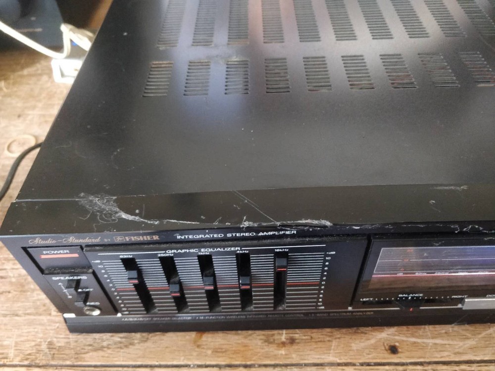 FISHER Model CA-862 Integrated Stereo Amplifier . works great.
