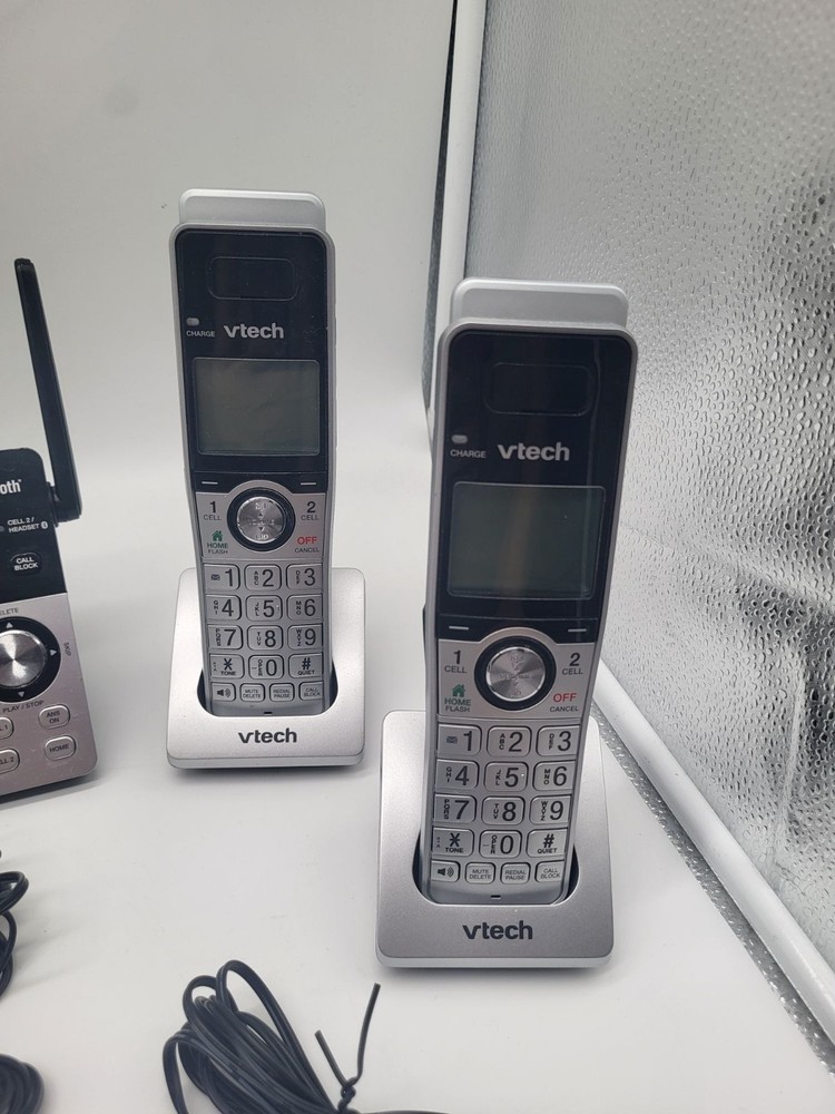 VTech Cordless Phone 4 Handsets Super Long Range Answering System IS8151-5