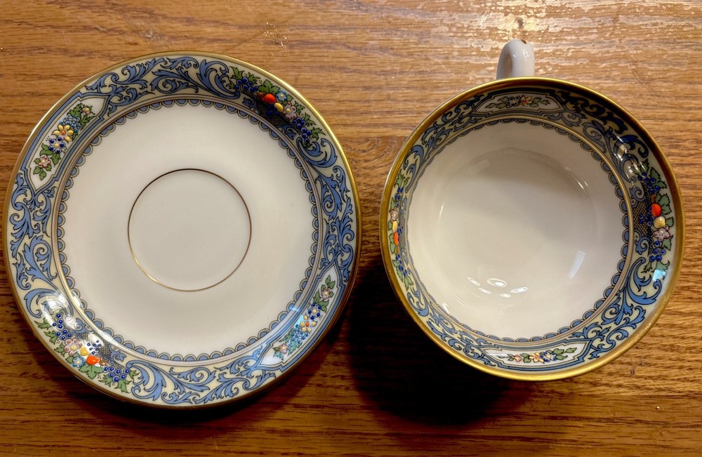Lenox Fine Bone China Autumn Pattern 5 Piece Place Setting(s) Gold Backstamp