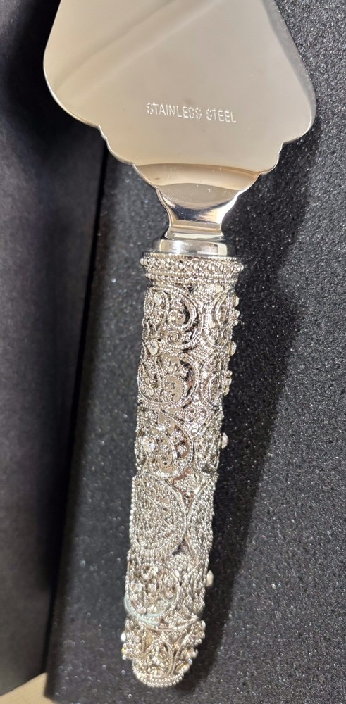 Tizo Jeweled Handle Pie Server