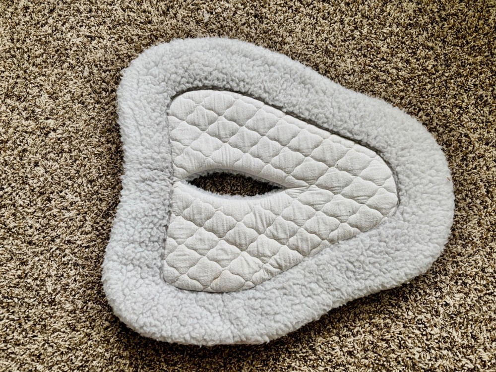 half pad with wither relief