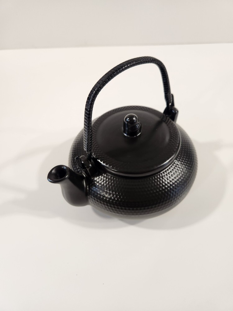 SWEET EXPRESSIONS~Small Black Teapot Infuser/with Lid & Screen