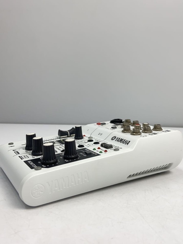 YAMAHA AG03 MIXER Used