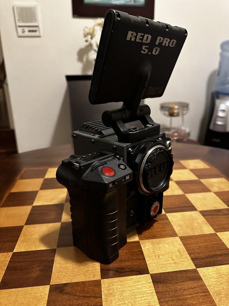 RED scarlet-X PL Mount