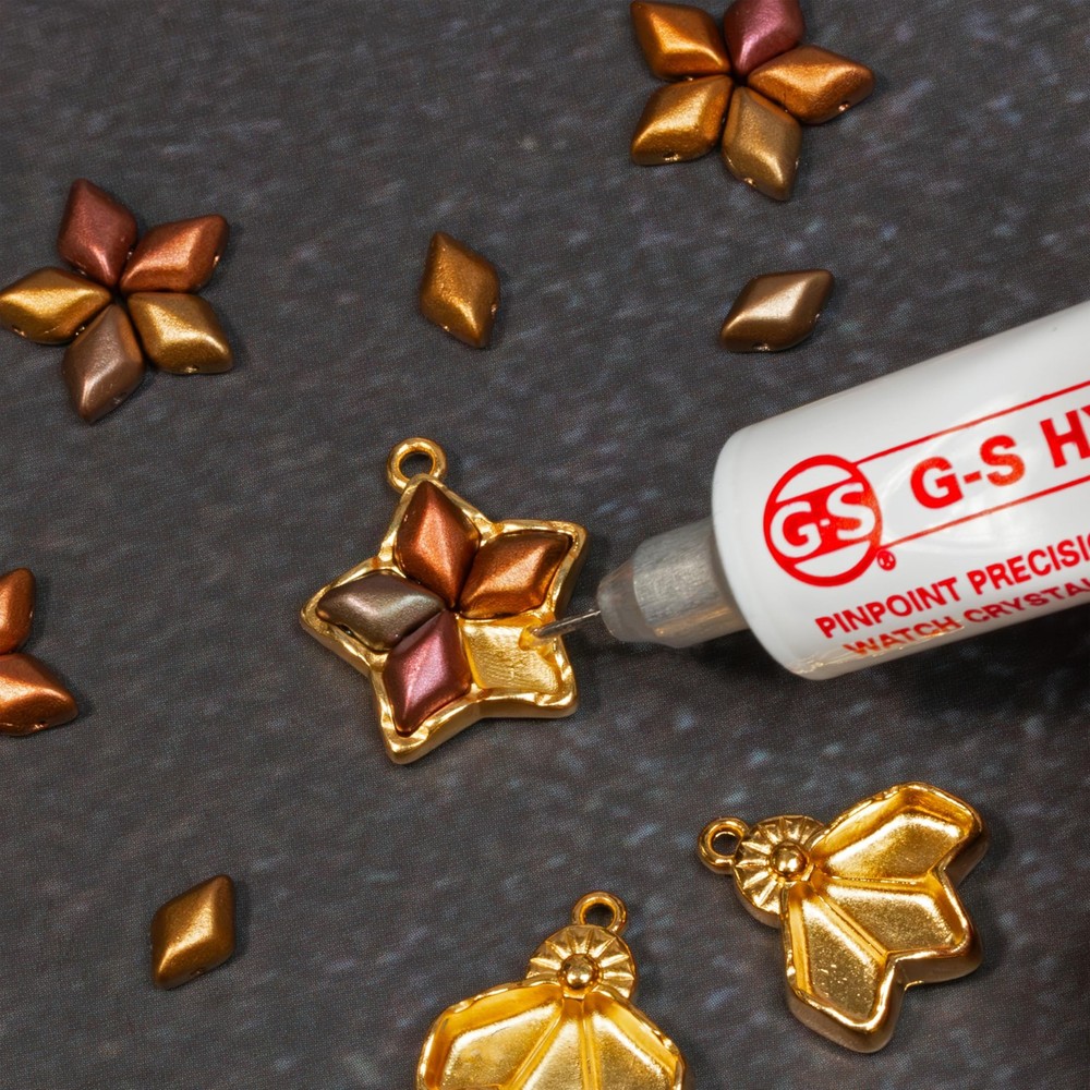 The Beadsmith Clear Precision Cement – Adhesive Glue w/Pinpoint