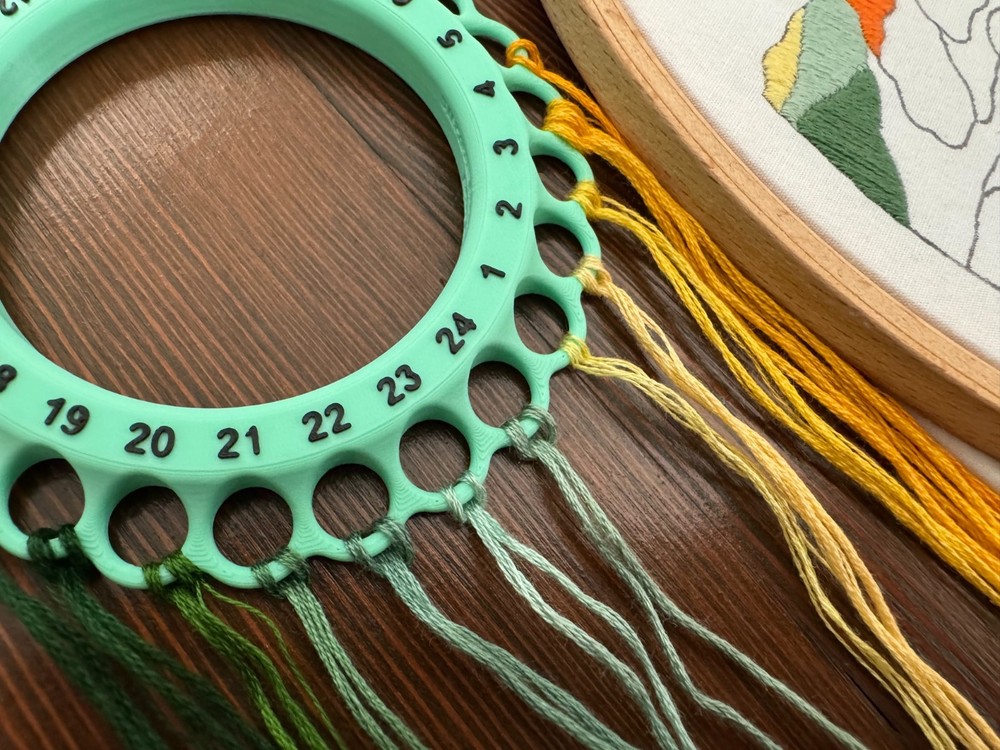 EmbroiderRing 24 - 3D Printed Cross Stitch and Needlepoint Thread Organizer