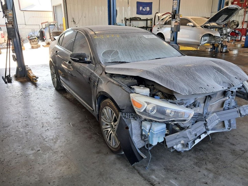 2015 KIA Cadenza Used Display Screen - No Anti-Theft Code, Reprogram Required