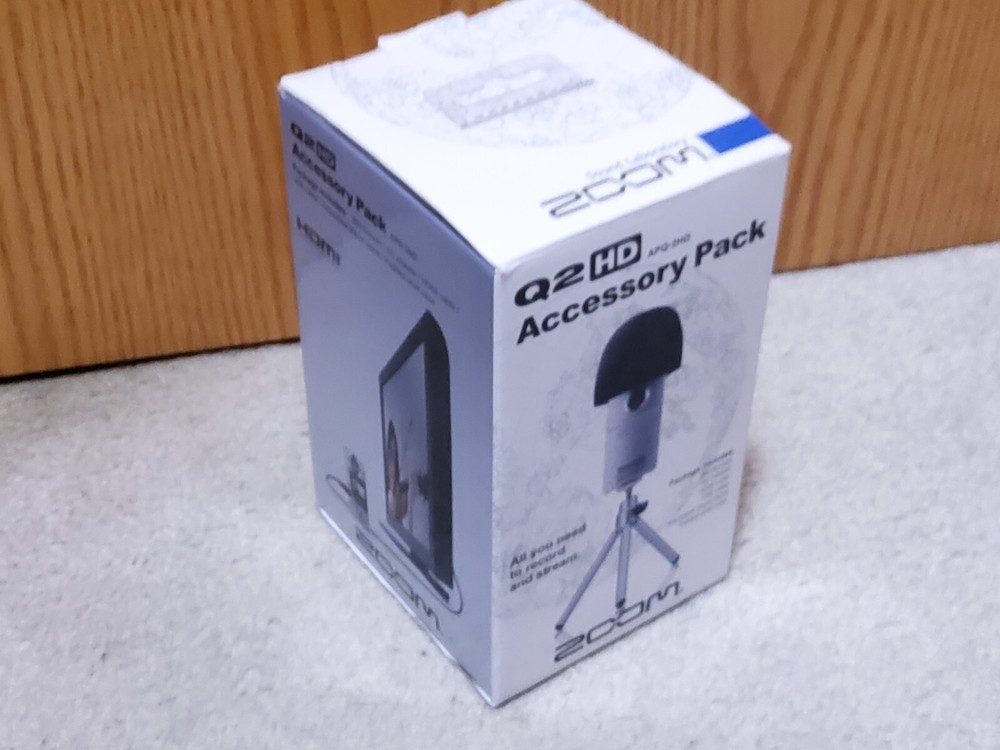 Zoom Q2HD Video Recorder Bundle with Complete Accessory Pack Tested