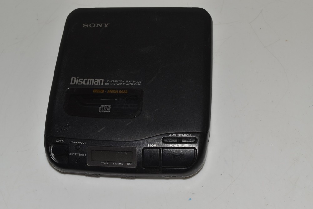 SONY DISCMAN CD COMPACT PLAYER D-34 (JCC22)