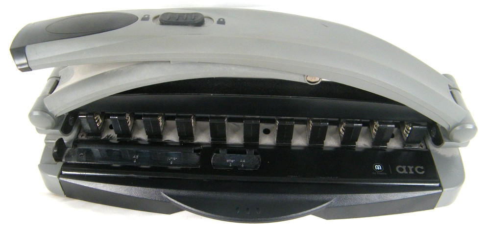 Staples ARC 11-Hole Desktop Paper Punch for DiscBound Notebook System