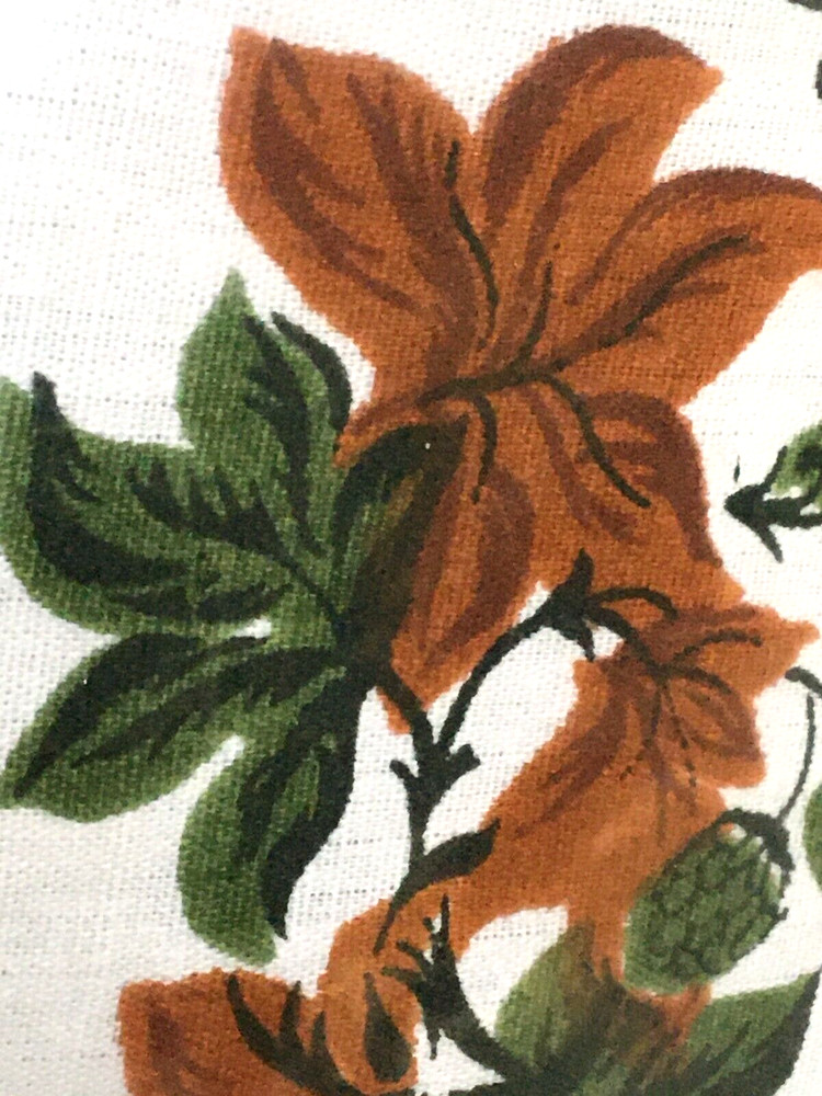 TABLE RUNNER TOPPER Doily RECTANGULAR Fall Leaves Berry Vine WHITE CLOTH 27" VTG