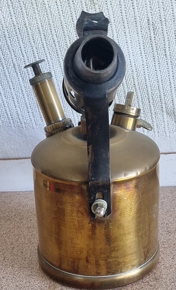 Original Primus 2 Pint Blow Torch