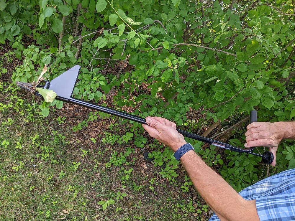 Weed Hound Stand Up Weed Puller 36" - Upright Dandelion Root Remover Tool wit...