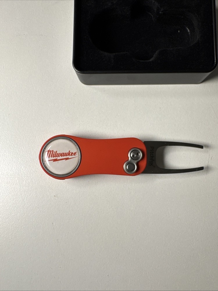 Milwaukee Tools Pitch Fix Divot Tool With Pencil Sharpener