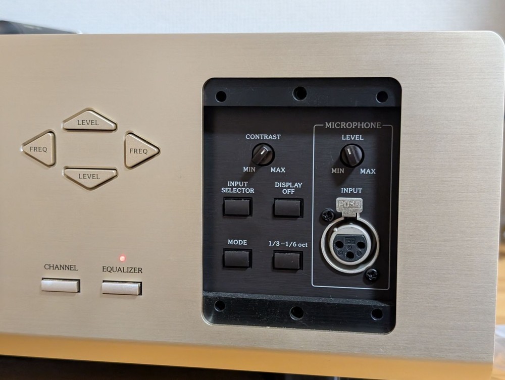 Accuphase DG-28 DIGITAL VOICING EQUALIZERDIGITAL