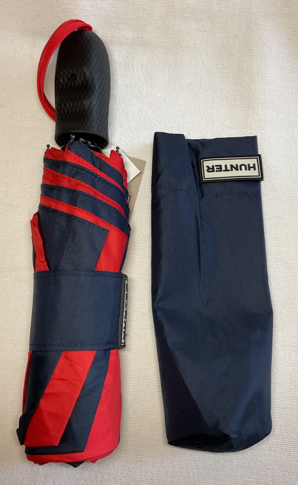HUNTER UMBRELLA NAVY RED ALTERNATING WITH COVER 100% POLYESTER NWT