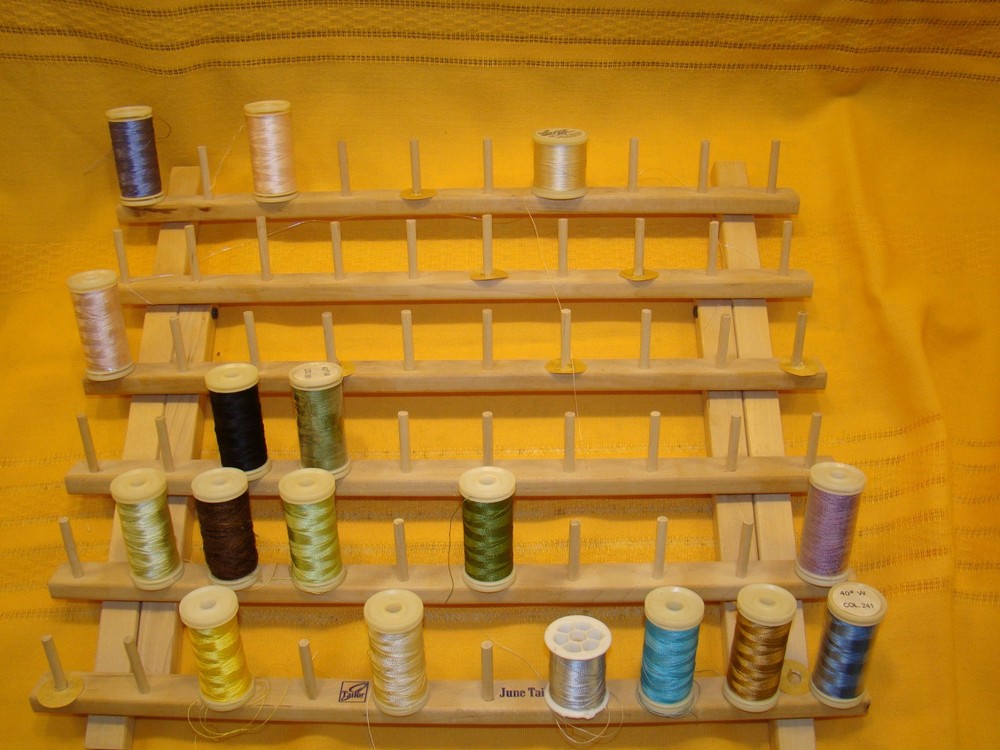 June Tailor Thread Holder Standing 60 Spool Rack PLUS 17 Asst. Embroidery Spools