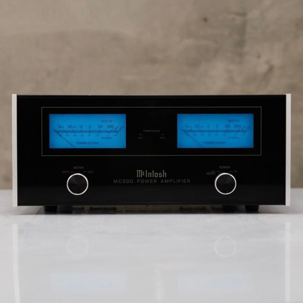McIntosh MC300 Solid State 300W Power Amplifier Serviced #48192
