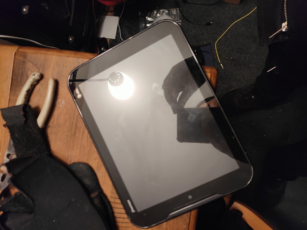 Pantech Element P4100