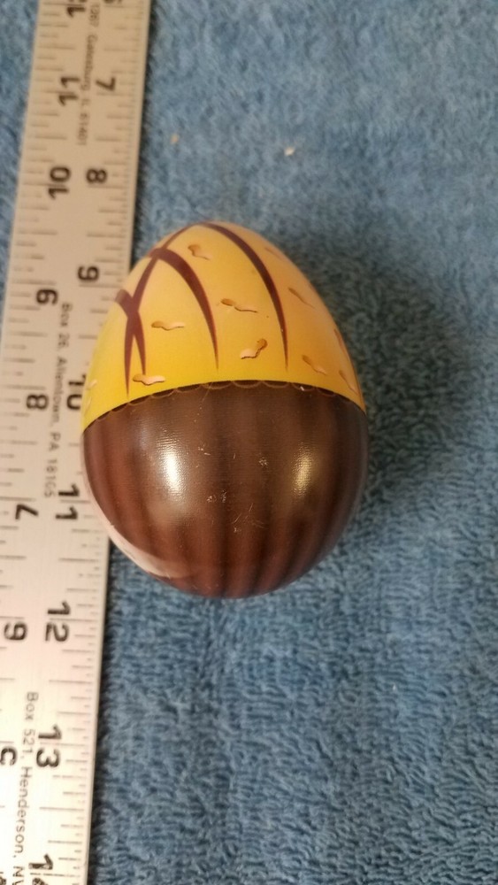FILLABLE VINTAGE PLASTIC EASTER EGG