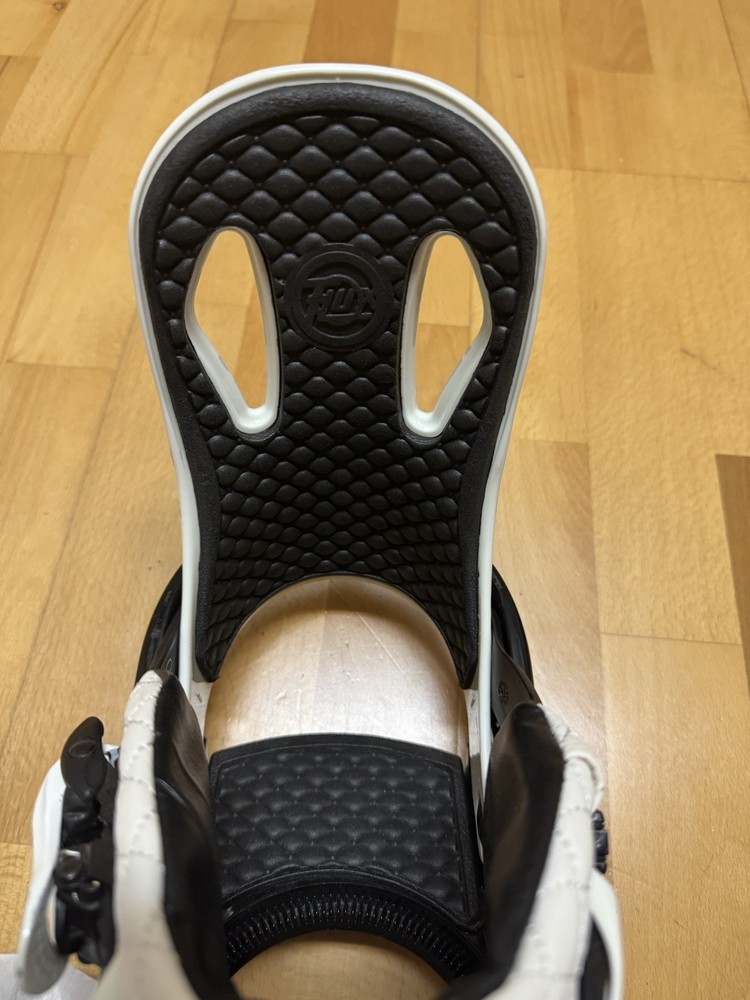 Flux SE 30 Snowboard Bindings White Size M - Right Only