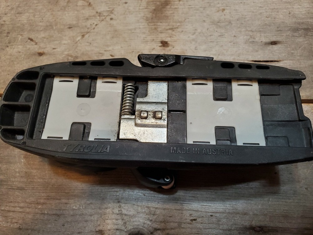 Tyrolia Front Ski Binding Sympro DIN .75 - 4.5 | (1) Used Rental Ski Toe Binding
