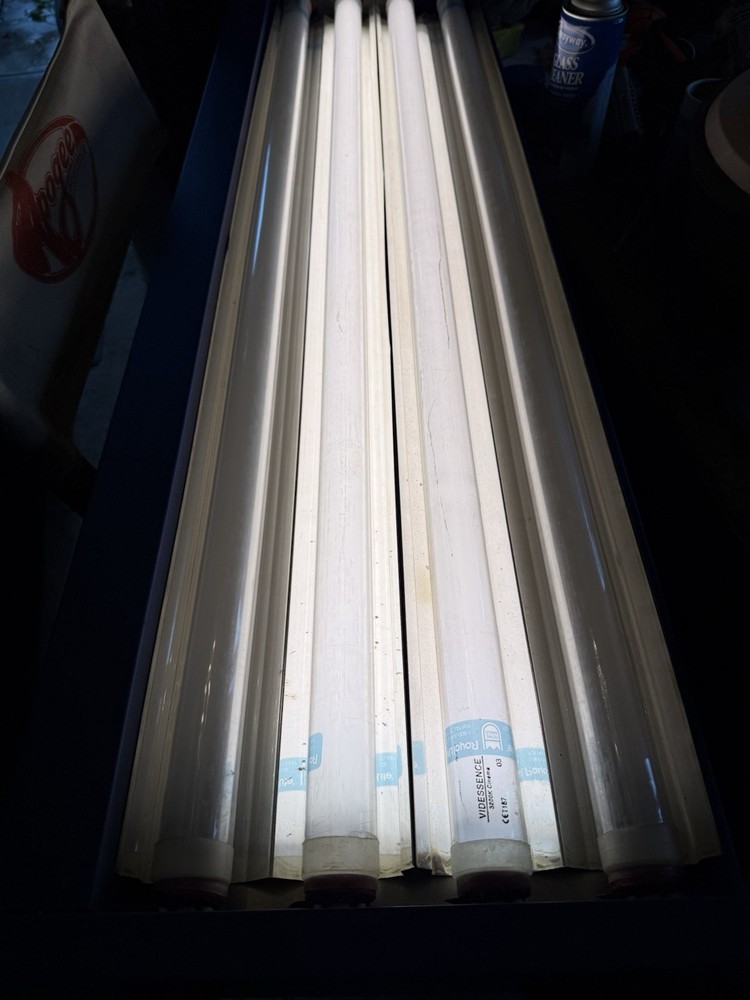 Kino Flo Studio Light. 4 Ft 4 Lamp Studio Fixture