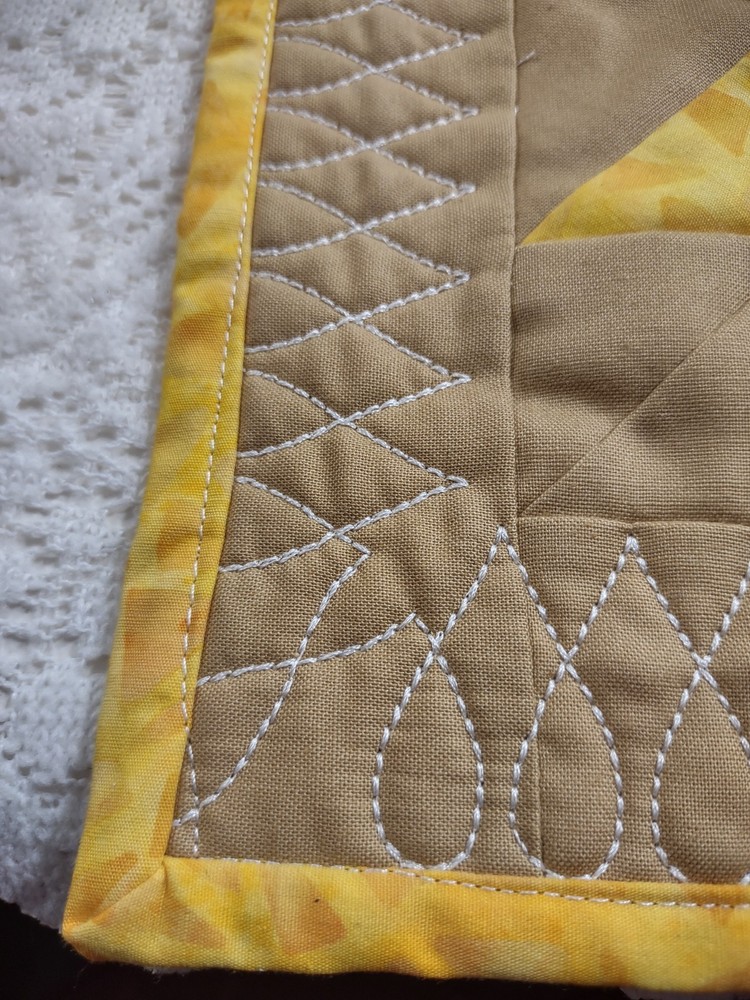 Handmade Machine Quilted Table Runner Reversible Hunter's Star Pattern 8x24"