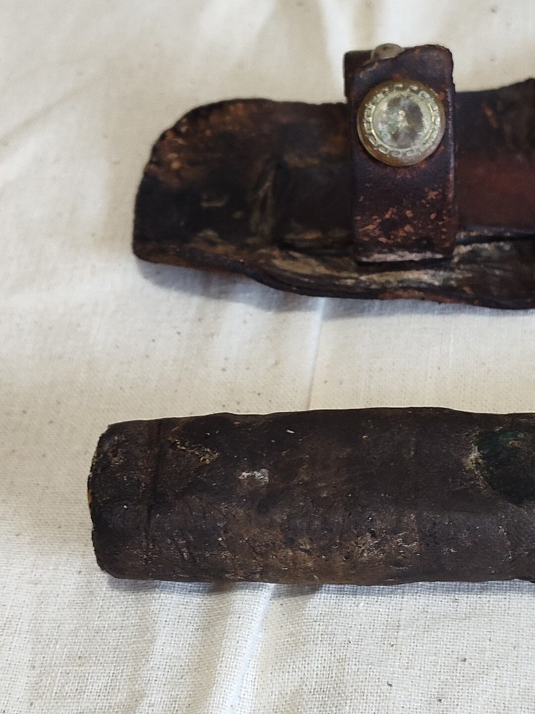 Very Rustic Antique Hunting Knife With Sheeth B19