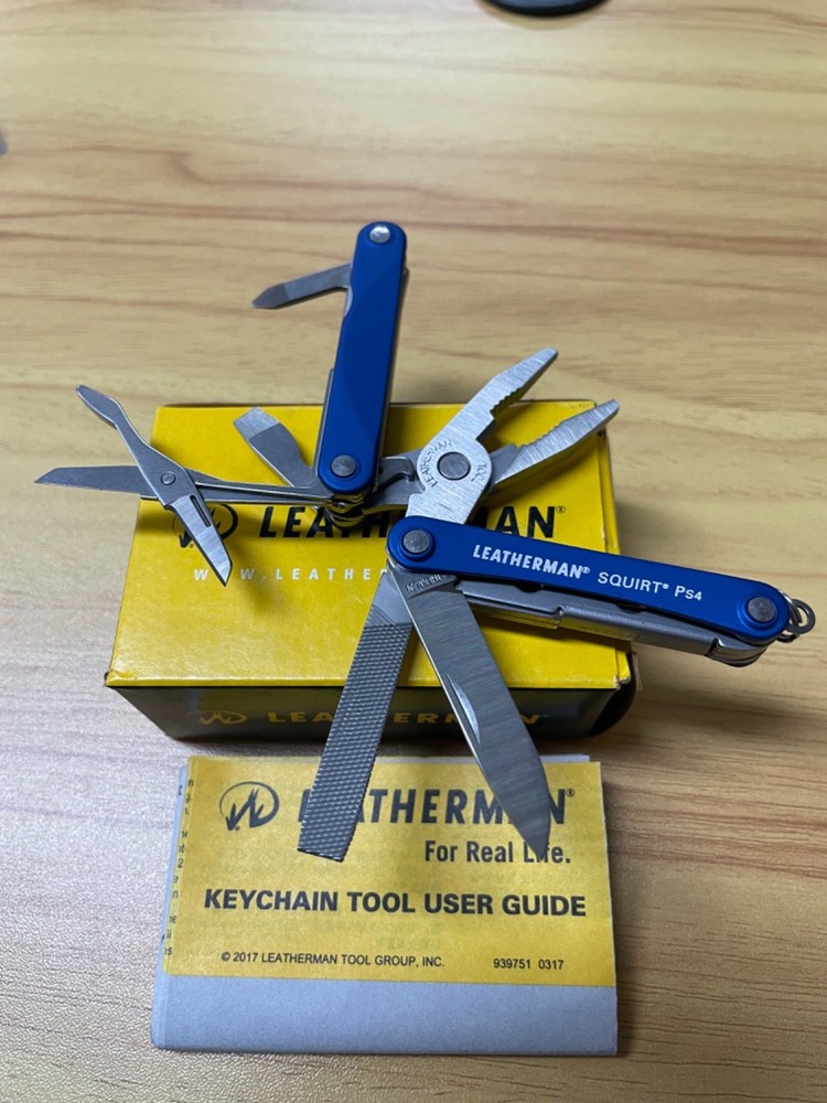 🔥Leatherman squirt ps4 blue 🔥(unused)