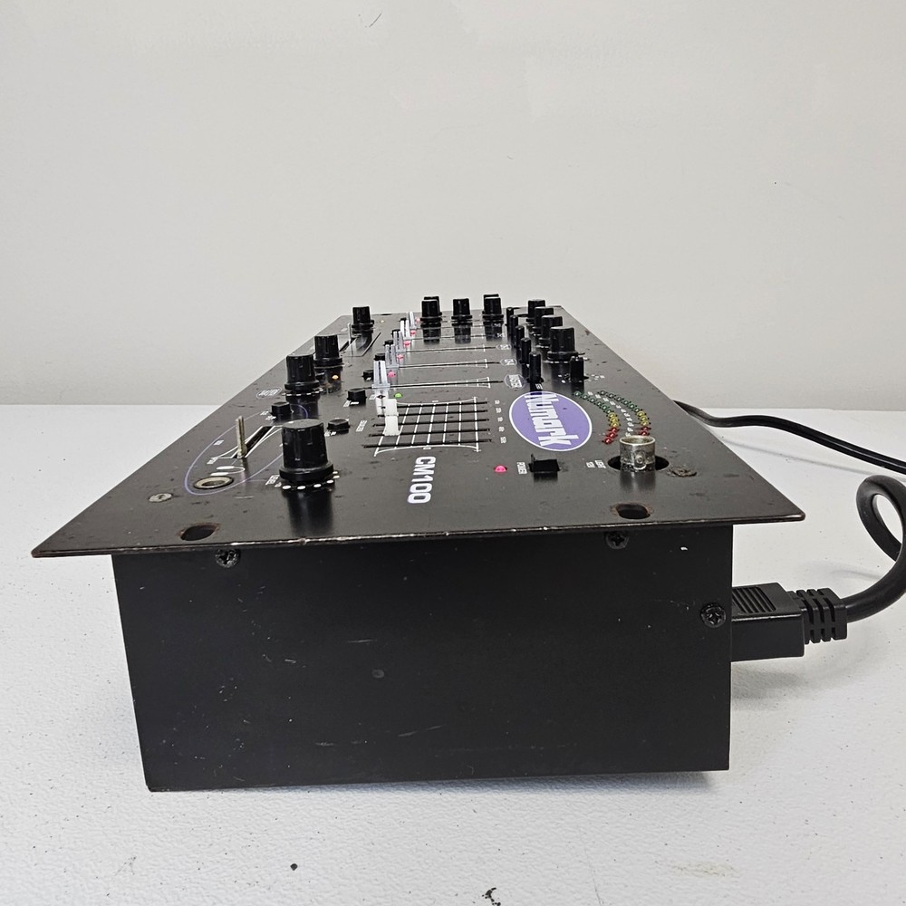 Numark CM100 4-Channel Rackmount Mixer – Working, Missing Fader Caps