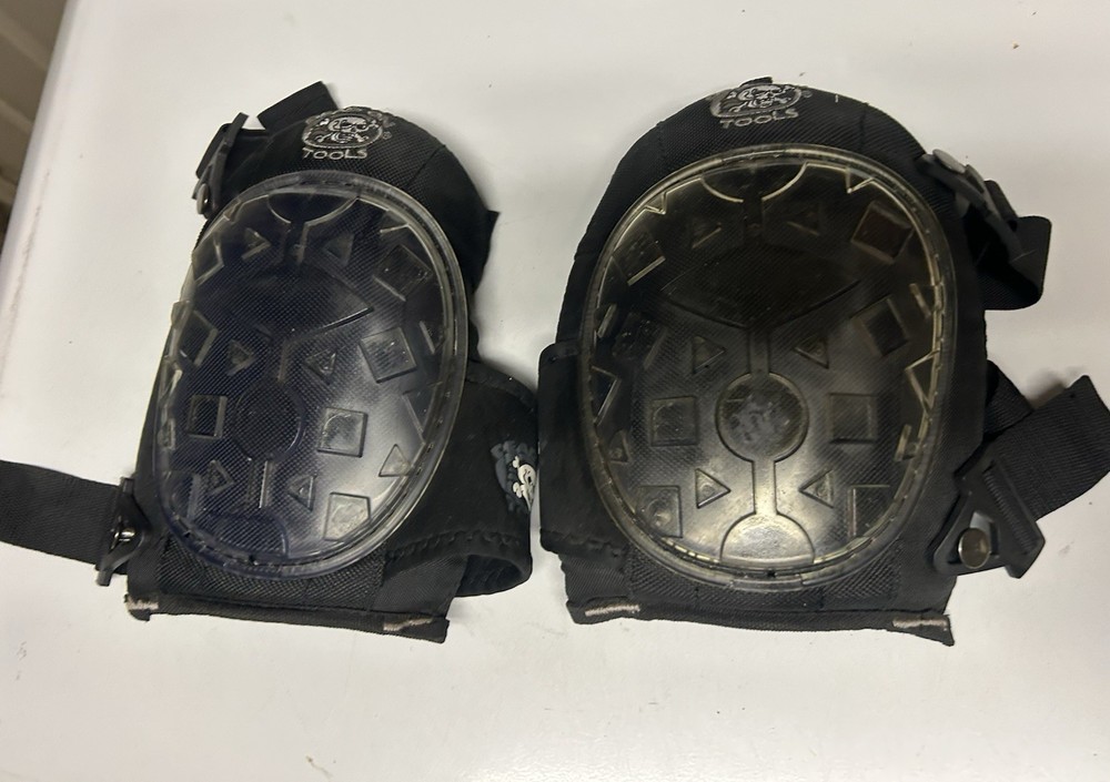 Dead on Tools Knee Pads One Size Adjustable Black FREE SHIPPING
