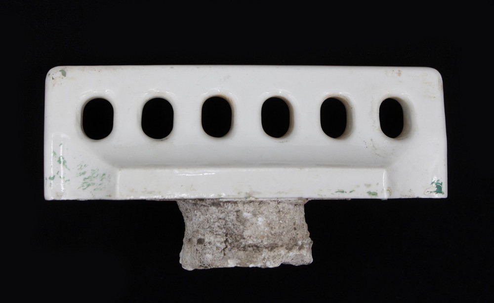 Vintage Ceramic White Wall Mount 6 Toothbrush Holder