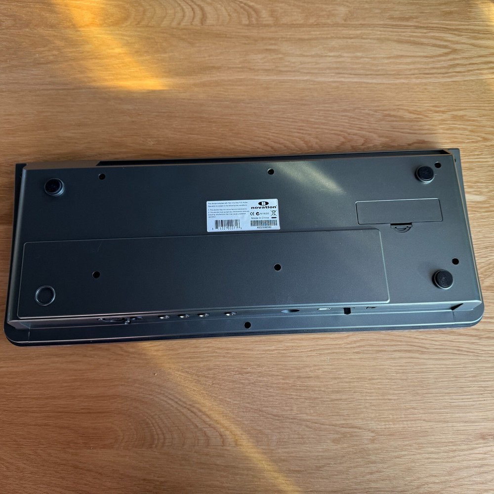 Novation Xio 25 Virtual Analog Synthesizer Controller Keyboard XioSynth 25