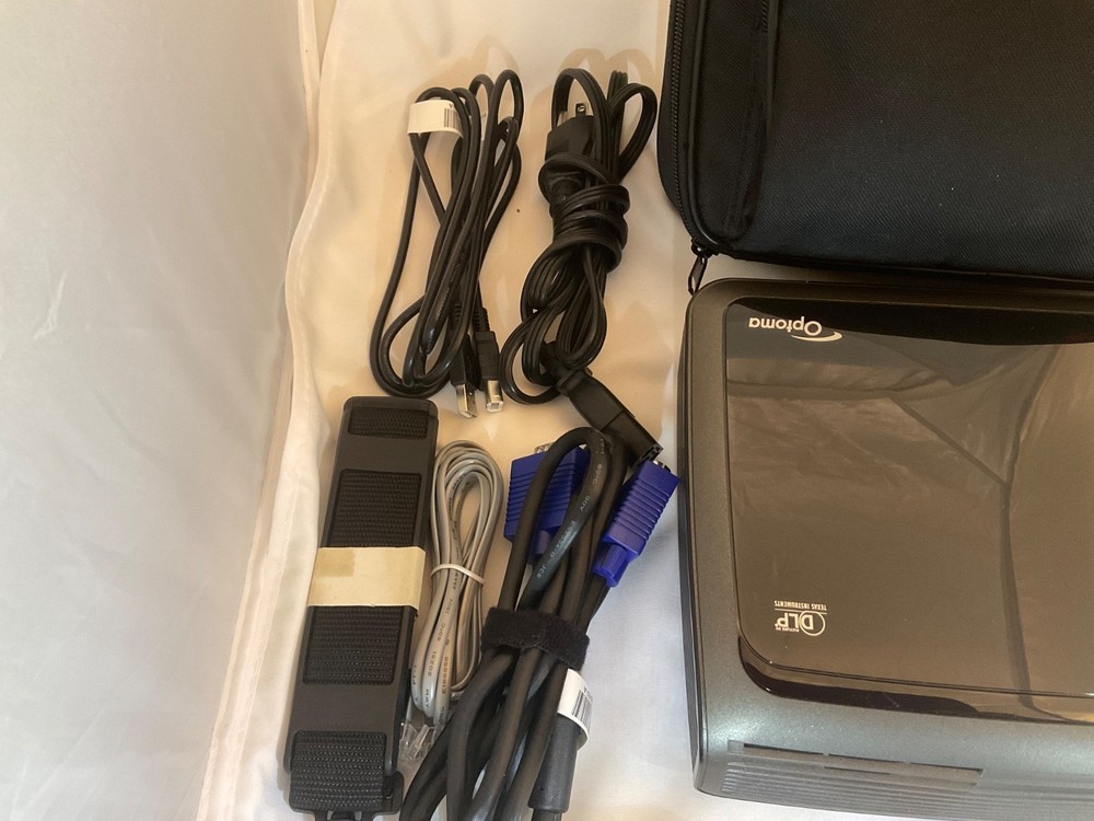 Optoma EP728 DLP Projector, Tested, excellent condition.